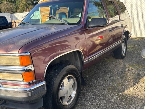 Used 1996 Chevrolet Tahoe 4WD image 1