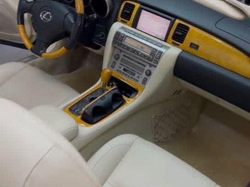 Used 2002 Lexus SC 430 Convertible RWD image 13