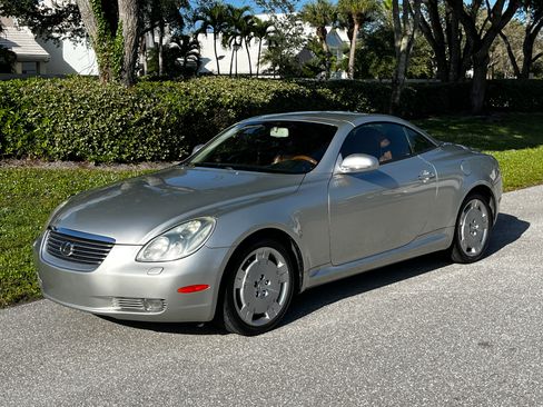 Used 2002 Lexus SC 430 Convertible image 2