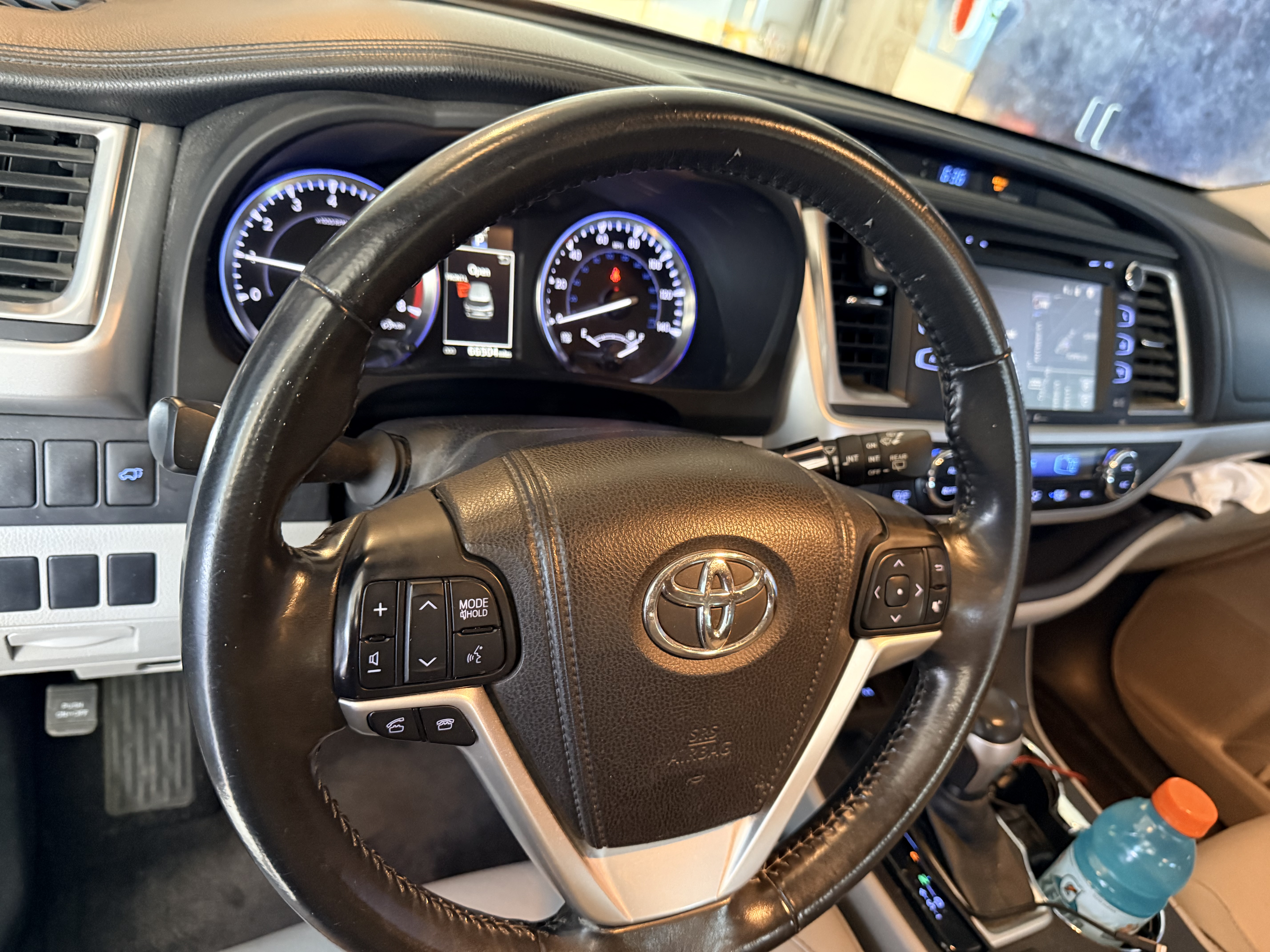 Used 2015 Toyota Highlander XLE FWD image 5