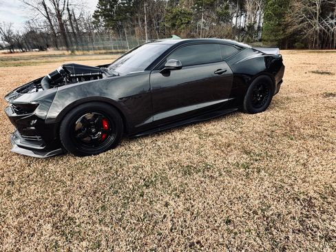 Used 2019 Chevrolet Camaro SS image 1