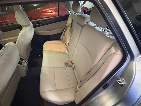 Used 2018 Subaru Outback 3.6R Limited image 11