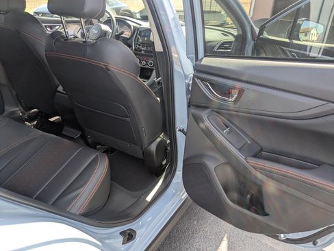 Used 2023 Subaru Crosstrek 2.5i Limited w/ Moonroof Package image 17