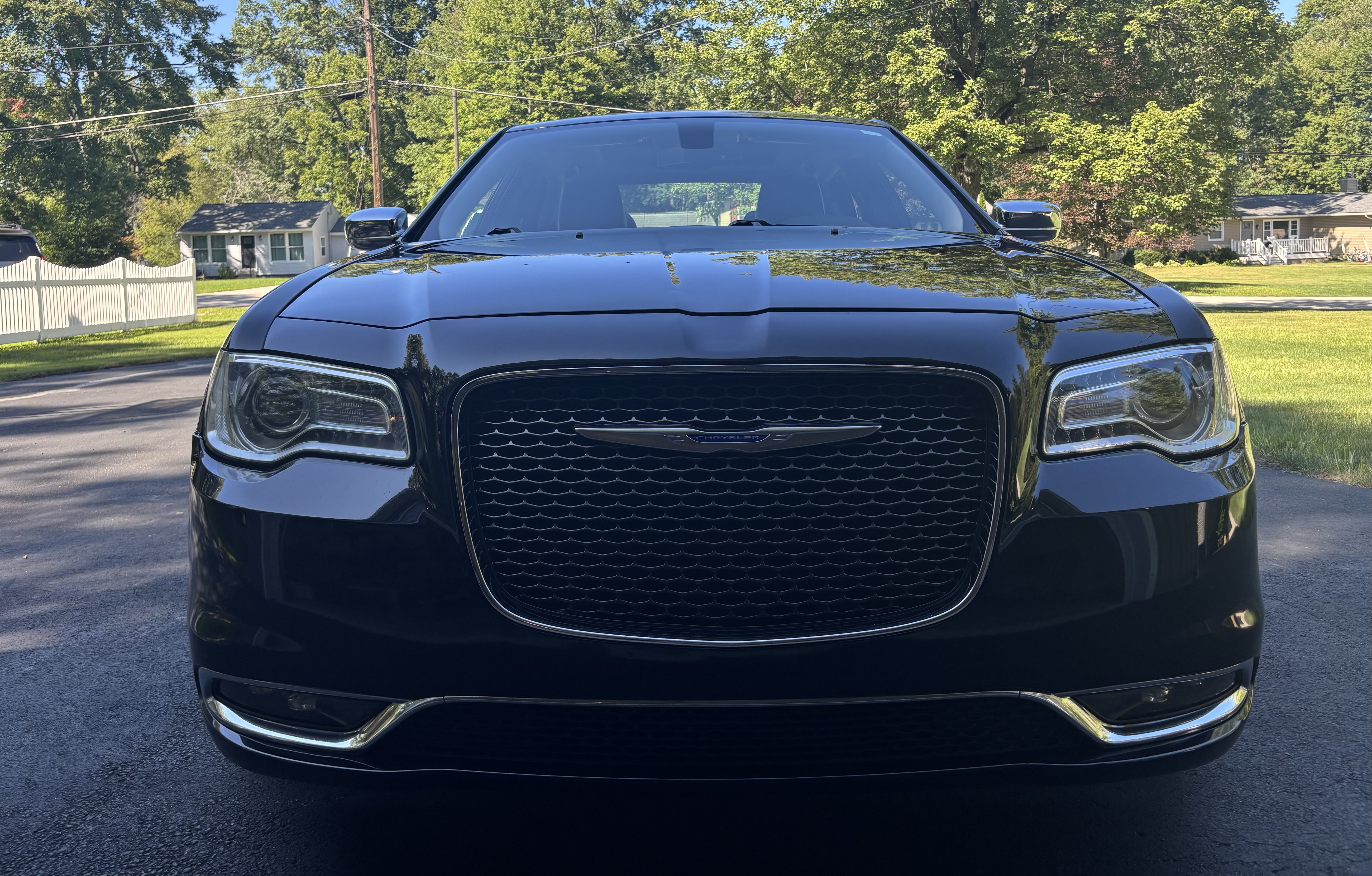 Used 2020 Chrysler 300 Limited RWD image 1