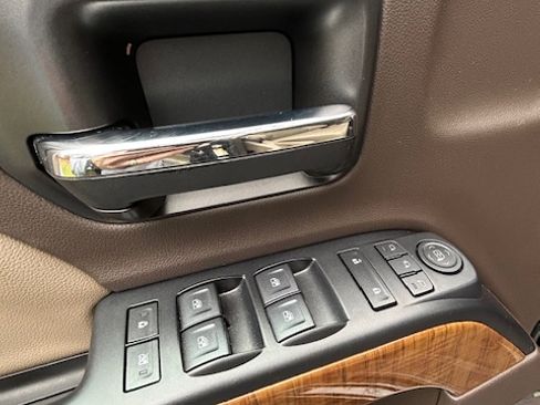 Used 2018 GMC Sierra 2500 SLT w/ Duramax Plus Package image 11