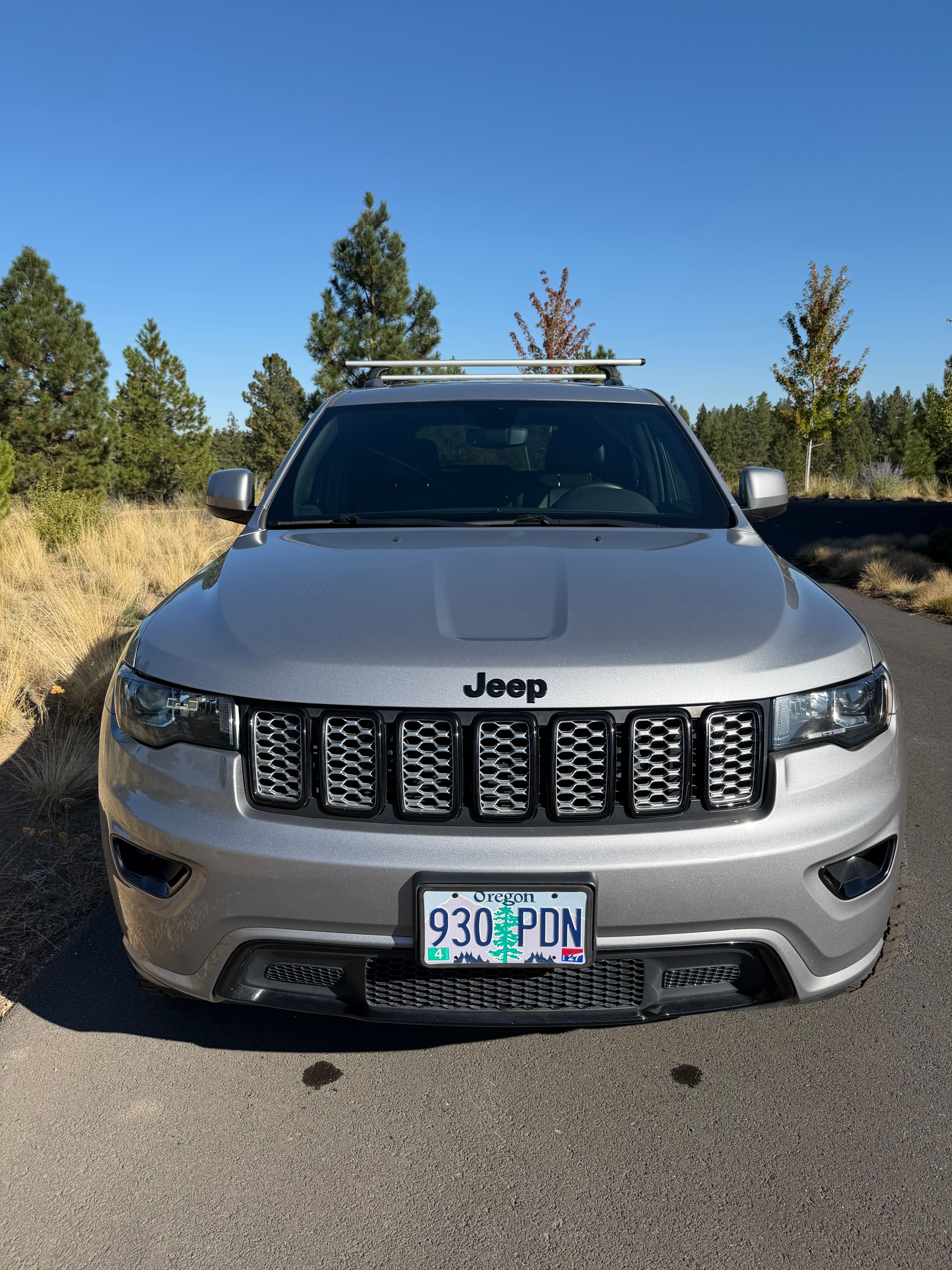 Used 2019 Jeep Grand Cherokee Altitude AWD/4WD image 6