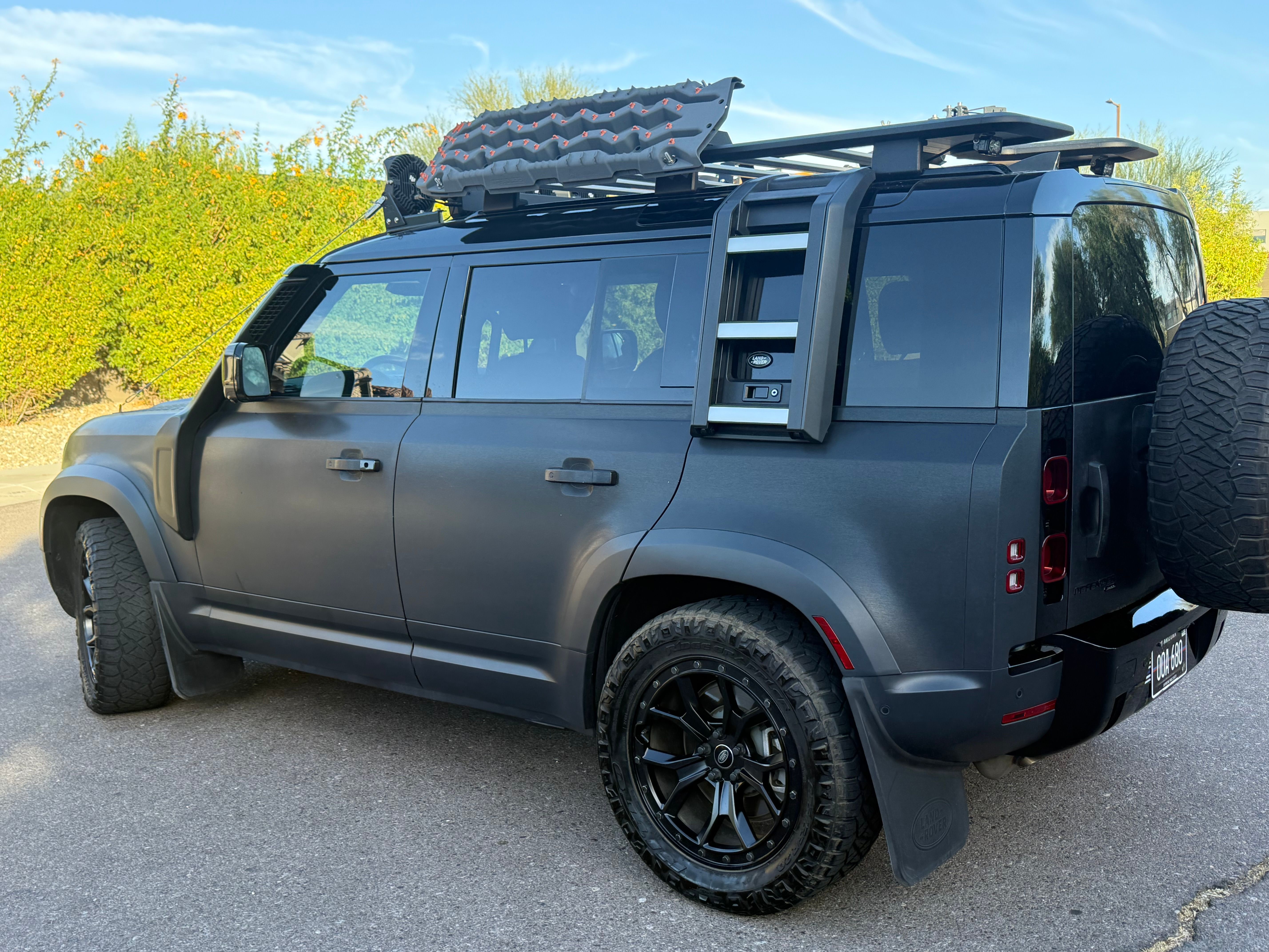 Used 2022 Land Rover Defender 110 SE AWD/4WD image 5