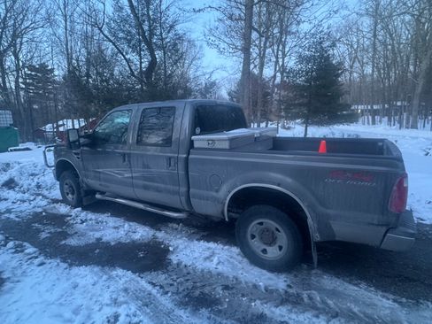 Used 2008 Ford F250 XLT image 3