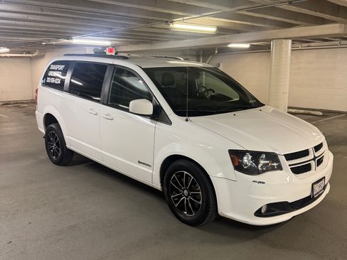 Used 2019 Dodge Grand Caravan GT image 9