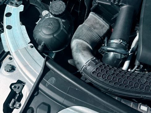 Used 2015 Mercedes-Benz C 300 Sedan image 14