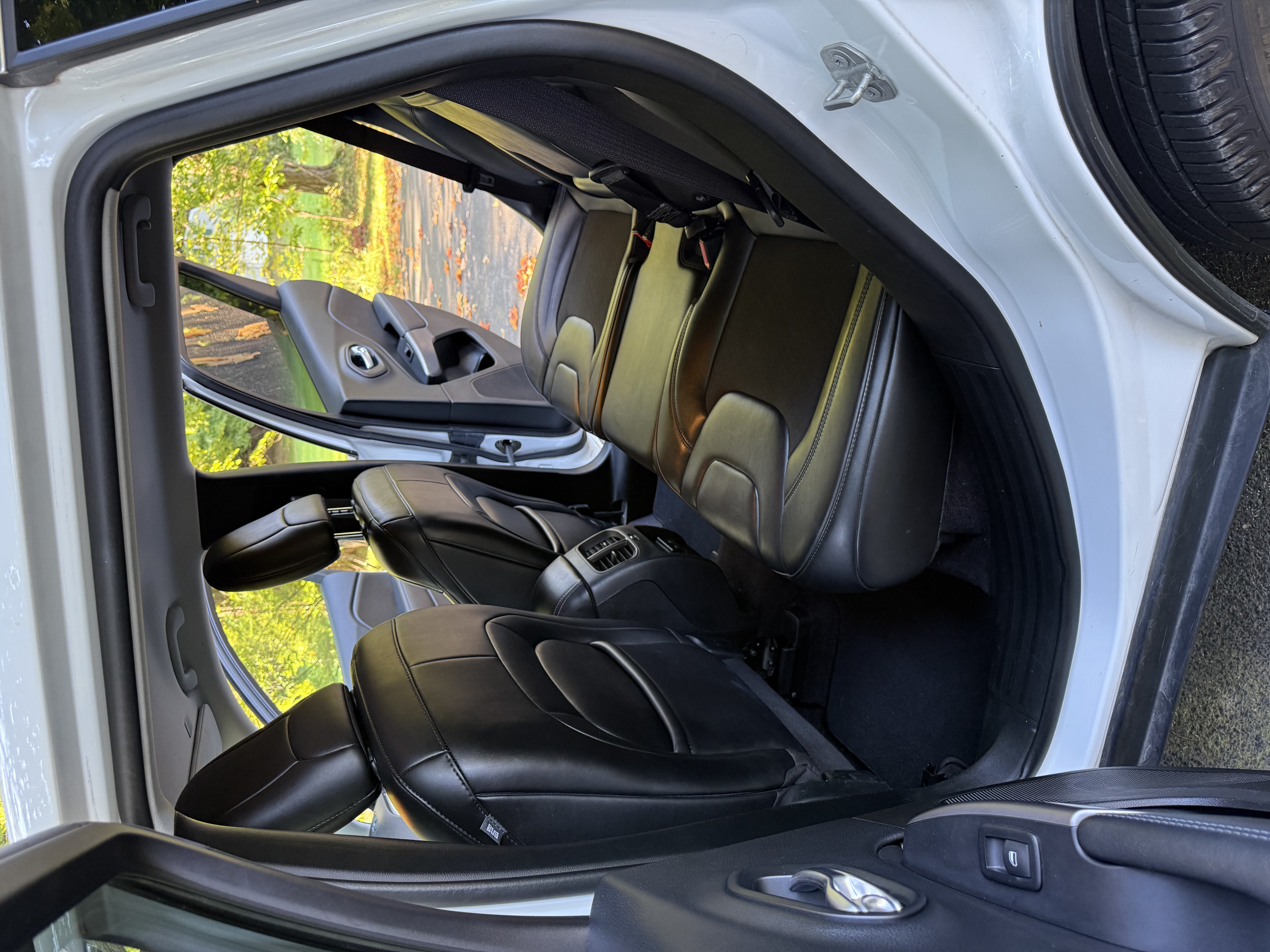 Used 2019 Jeep Cherokee Latitude Plus AWD/4WD image 10