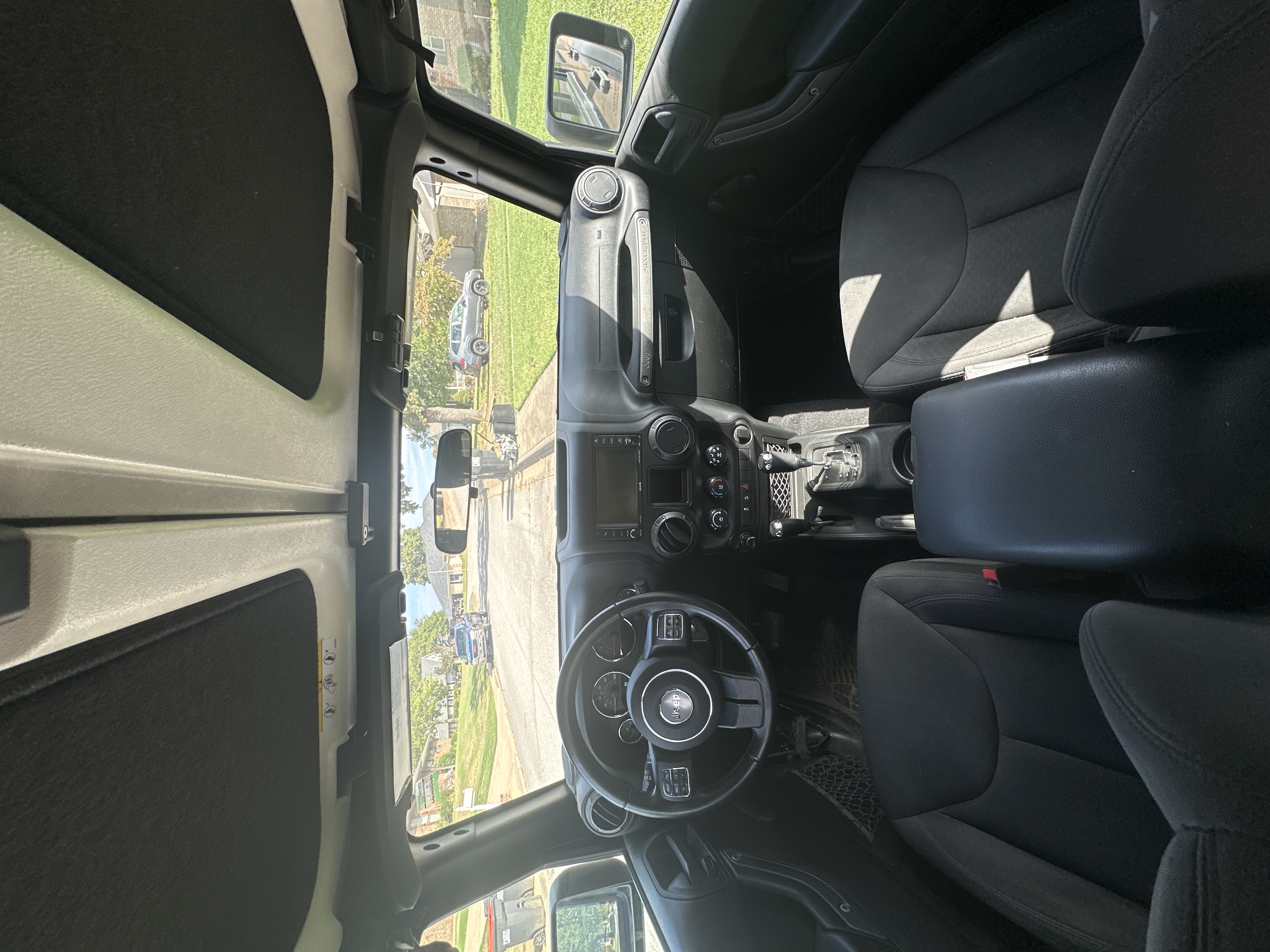 Used 2017 Jeep Wrangler Unlimited Sport w/ Connectivity Group AWD/4WD image 10
