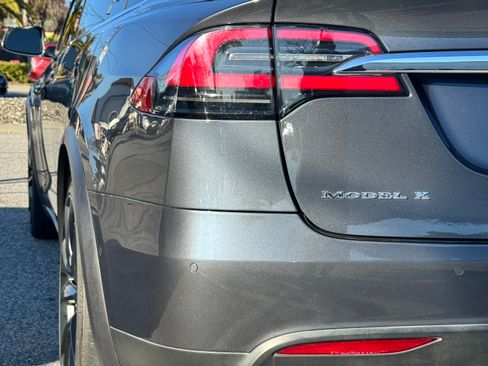 Used 2017 Tesla Model X 100D image 9