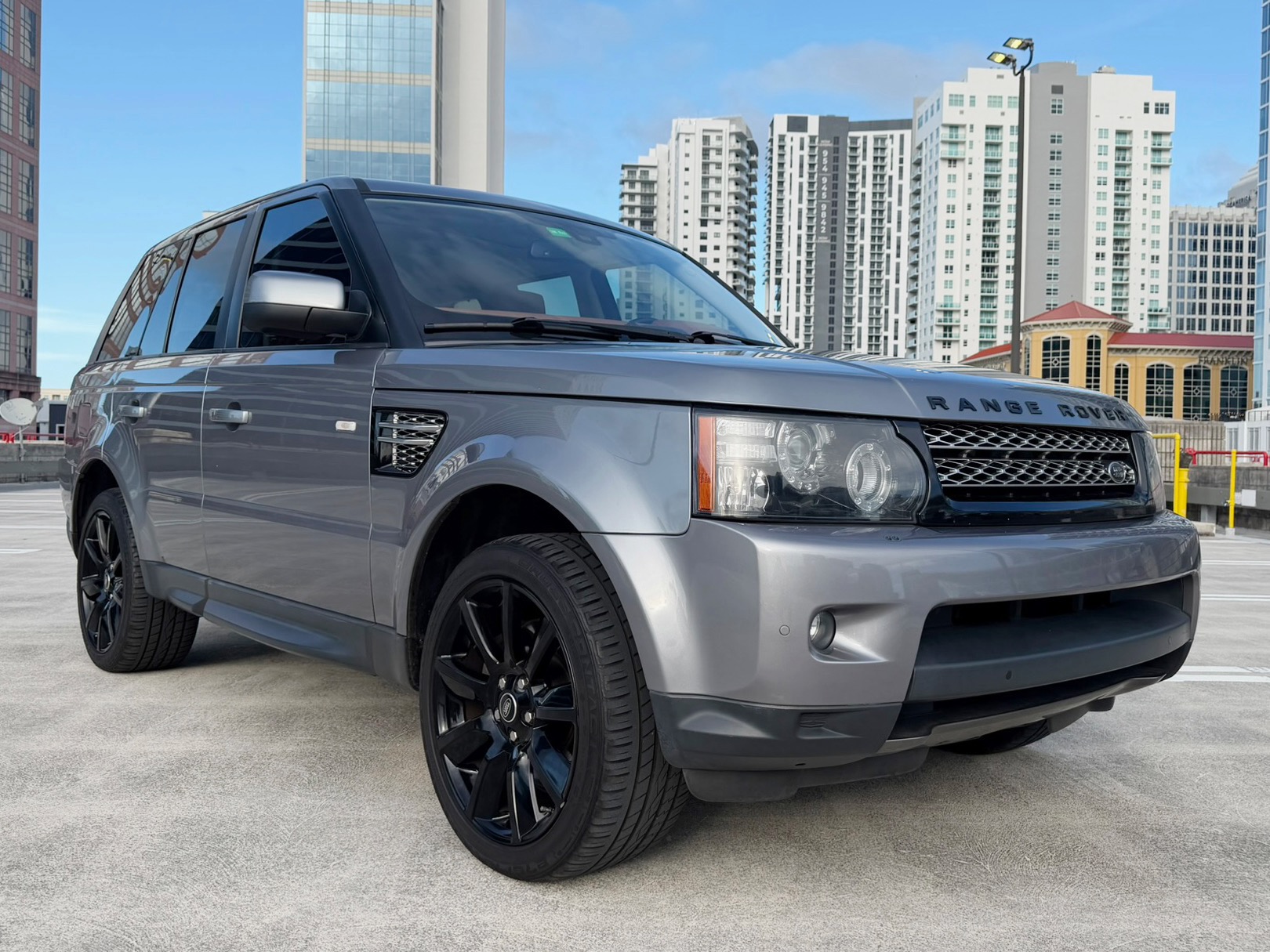Used 2013 Land Rover Range Rover Sport HSE LUX AWD/4WD image 10