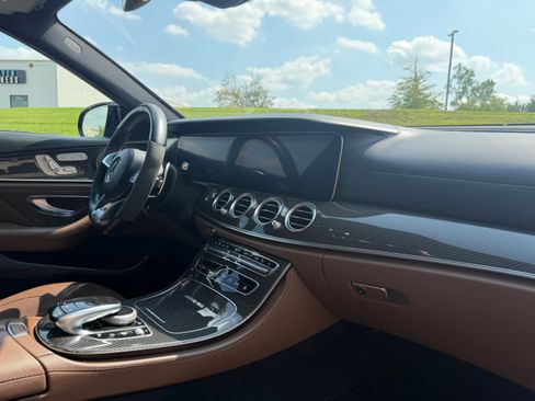 Used 2018 Mercedes-Benz E 63 AMG S image 30