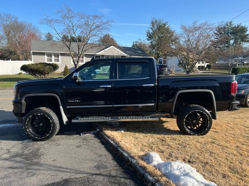 Used 2018 GMC Sierra 1500 Denali image 2