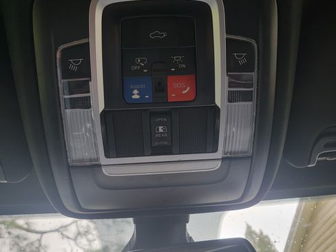 Used 2023 RAM 2500 Laramie w/ Night Edition image 21