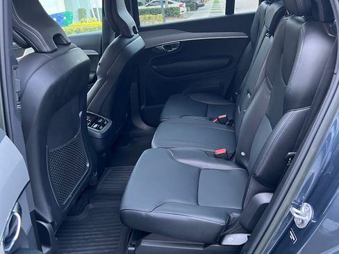 Used 2023 Volvo XC90 B5 Core AWD/4WD image 8