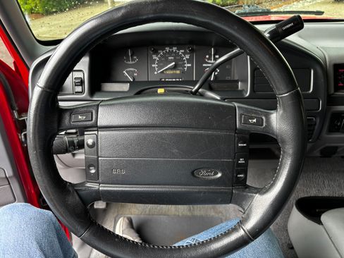 Used 1996 Ford F150 2WD Regular Cab image 10