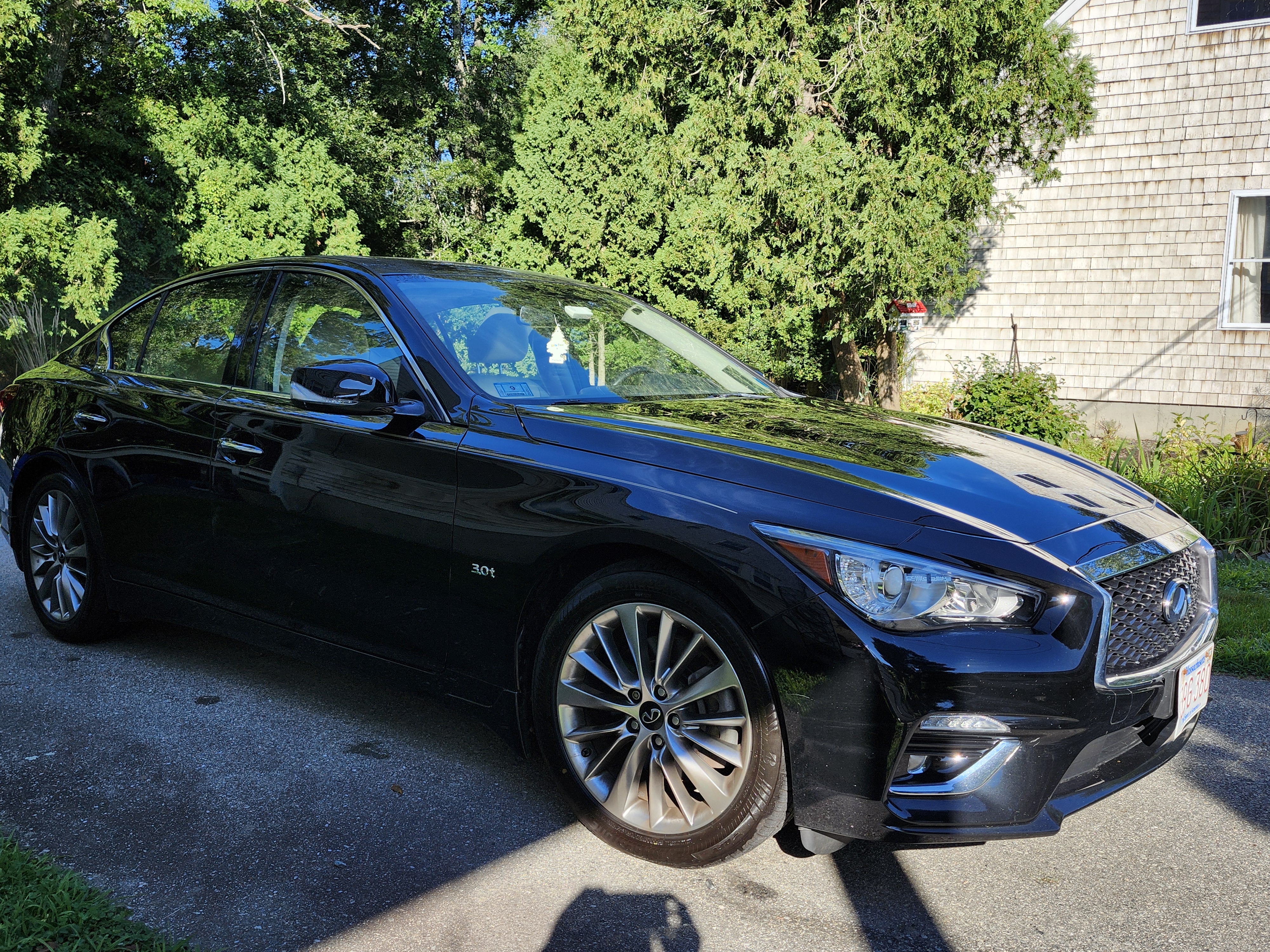 Used 2020 INFINITI Q50 Luxe RWD image 2