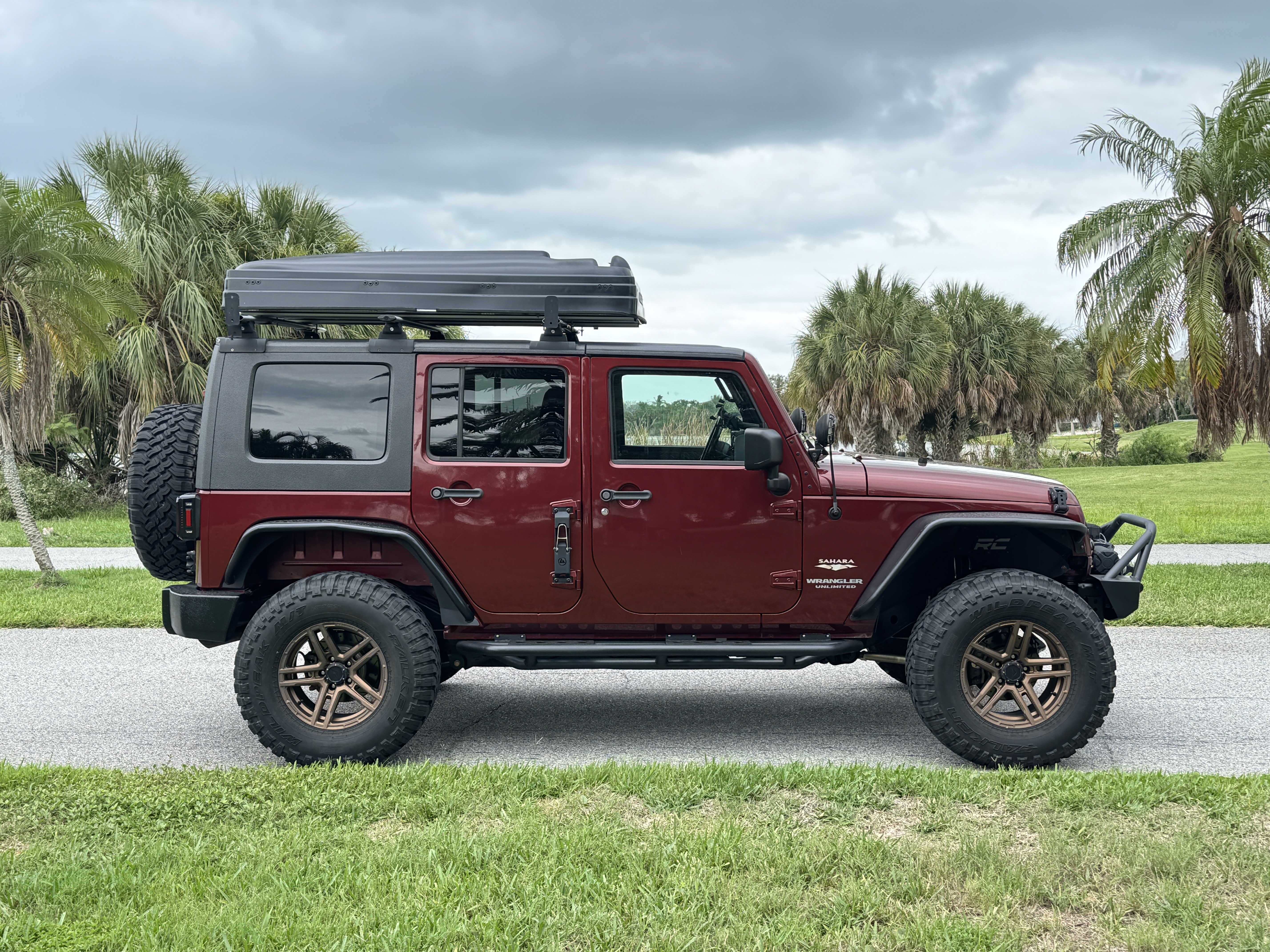 Used 2007 Jeep Wrangler Unlimited Sahara w/ Trailer Tow Group AWD/4WD image 19