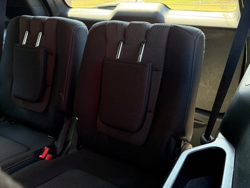 Used 2016 Ford Explorer XLT w/ Equipment Group 201A image 9