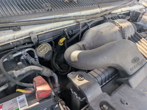 Used 2006 Ford E-150 and Econoline 150 XLT Van 3D image 20