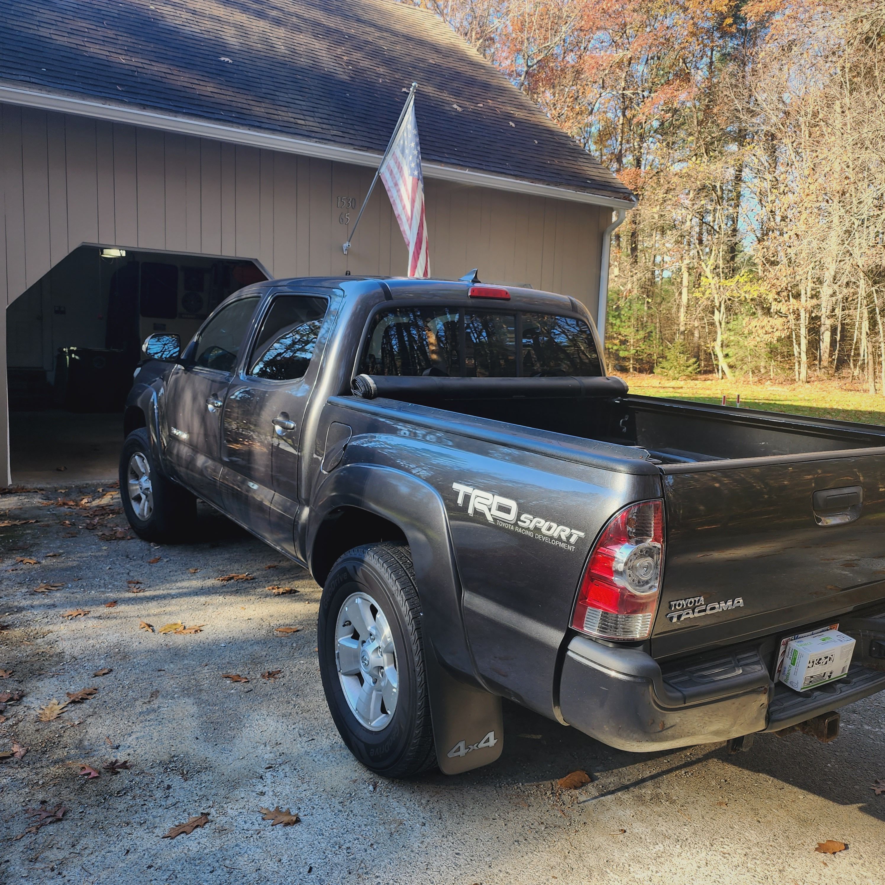 Used 2015 Toyota Tacoma 4x4 Double Cab w/ TRD Sport Package image 8