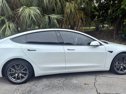 Used 2020 Tesla Model 3 Long Range image 2