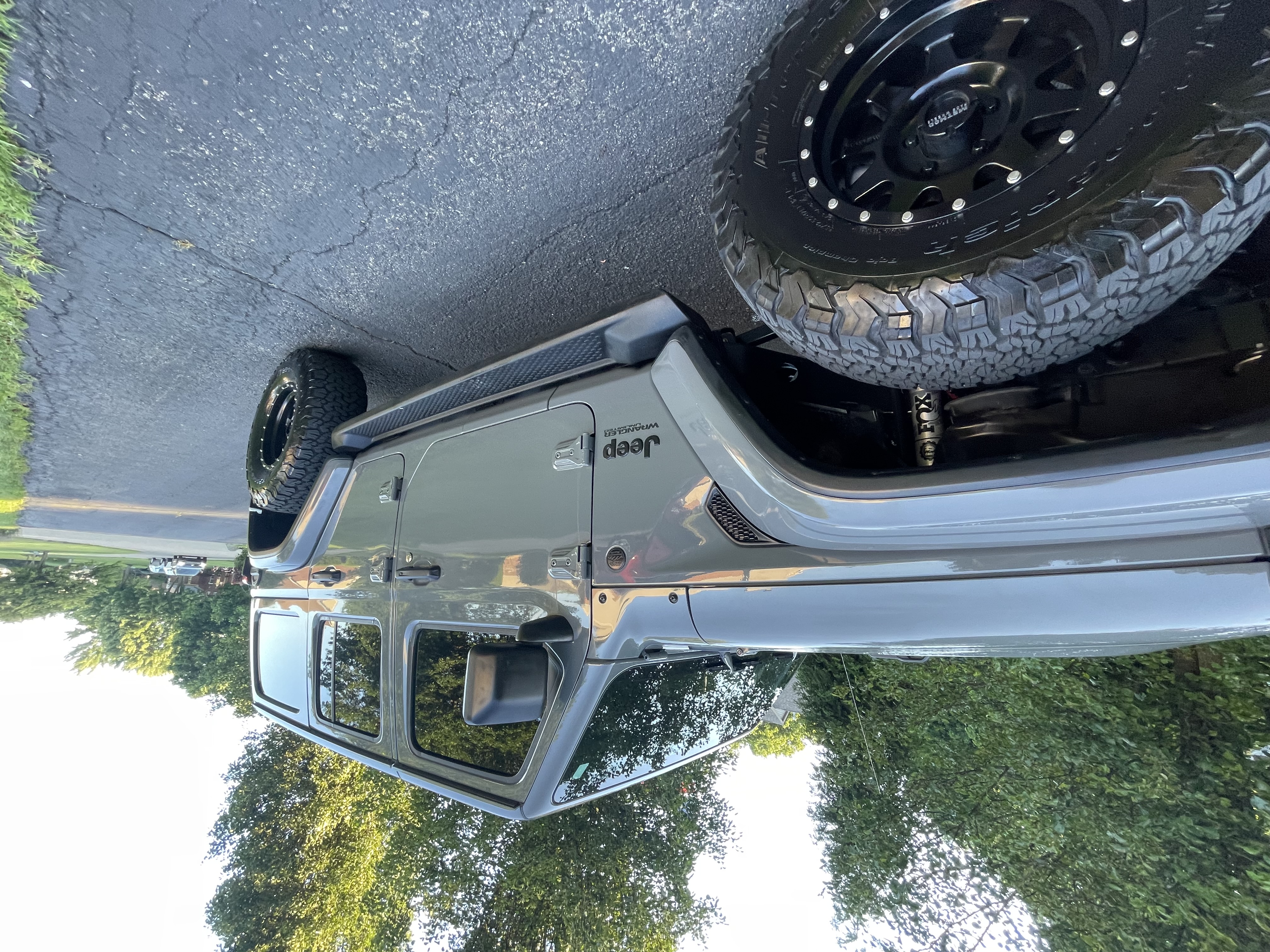 Used 2020 Jeep Wrangler Unlimited Sahara AWD/4WD image 1