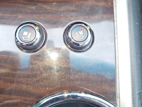 Used 2014 Nissan Pathfinder Platinum w/ Platinum Premium Package image 16