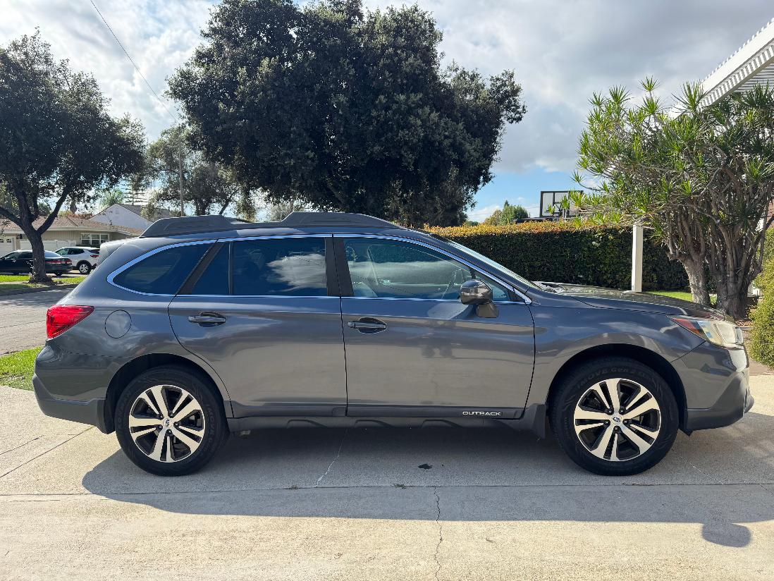 Used 2018 Subaru Outback 3.6R Limited AWD/4WD image 6