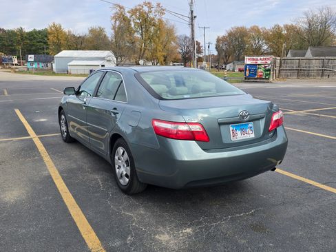 Used 2009 Toyota Camry LE image 4