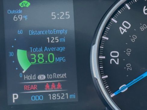 Used 2022 Toyota RAV4 SE w/ Convenience Package AWD/4WD image 13