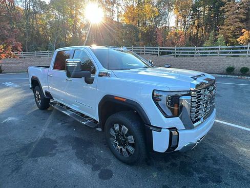 Used 2025 GMC Sierra 2500 Denali w/ Denali Reserve Package image 4