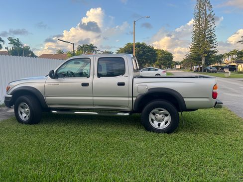 Used 2004 Toyota Tacoma PreRunner image 6