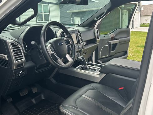 Used 2015 Ford F150 Platinum w/ Equipment Group 701A Luxury AWD/4WD image 13