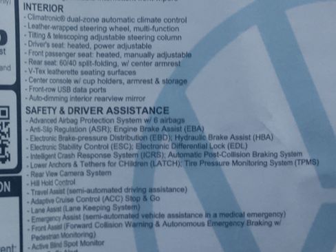 Used 2021 Volkswagen Jetta SE w/ SE Cold Weather Package image 12