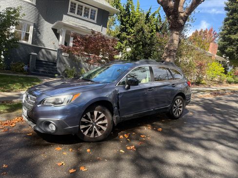 Used 2017 Subaru Outback 2.5i Limited AWD/4WD image 2
