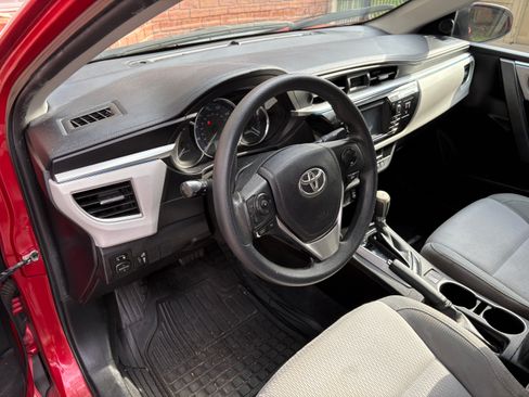 Used 2015 Toyota Corolla LE image 6