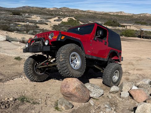 Used 2004 Jeep Wrangler Rubicon w/ Dual Top Group AWD/4WD image 9
