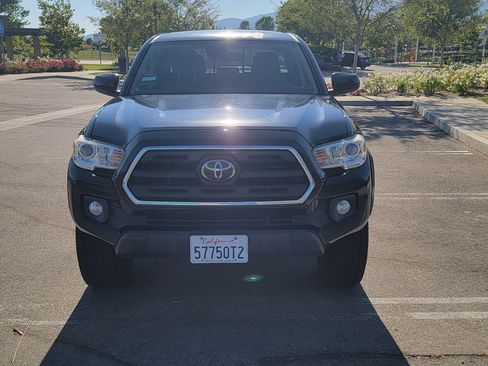 Used 2019 Toyota Tacoma SR5 image 11