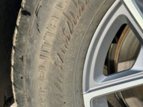 Used 2023 Rivian R1S Adventure image 4