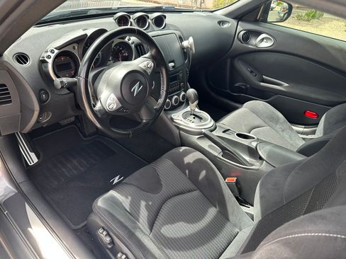 Used 2017 Nissan 370Z Sport Coupe 2D image 6