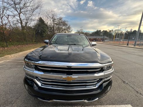 Used 2018 Chevrolet Silverado 1500 High Country image 4