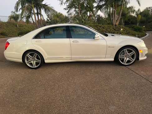 Used 2011 Mercedes-Benz S 63 AMG image 21