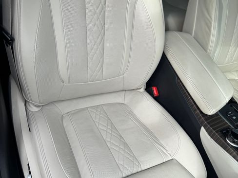 Used 2018 BMW M550i xDrive image 24