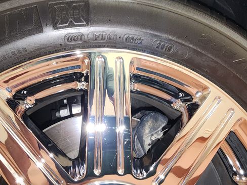 Used 2008 Cadillac DTS Performance image 9