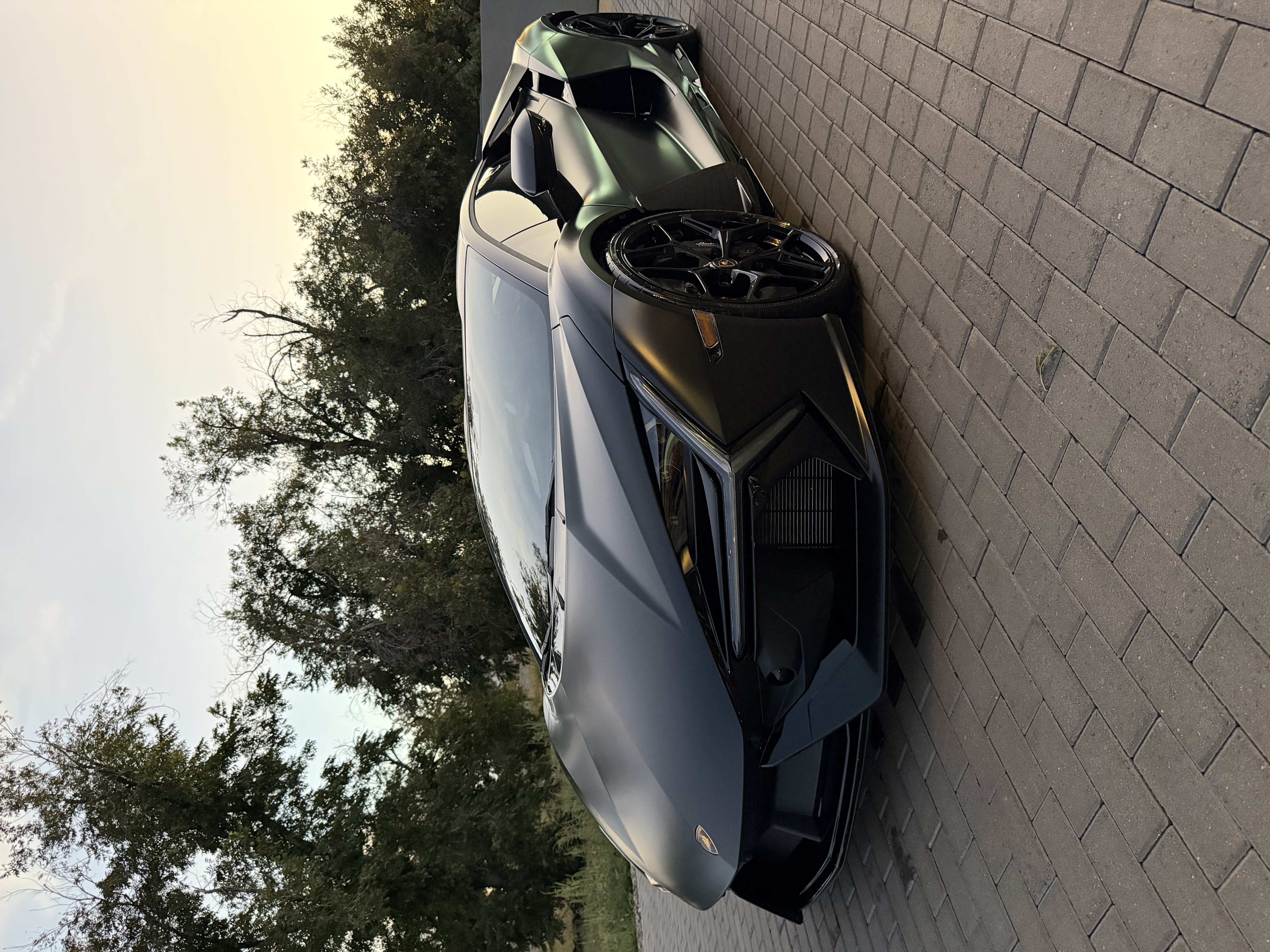 Used 2025 Lamborghini Revuelto AWD/4WD image 8