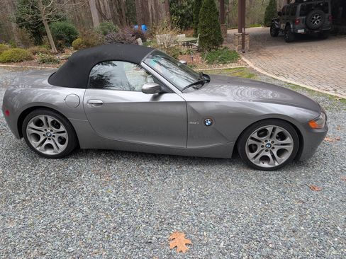 Used 2004 BMW Z4 3.0i image 1